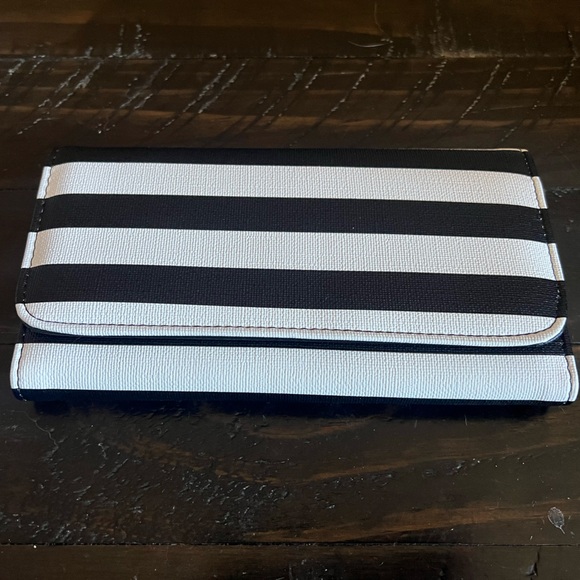 KUT Wallet - Picture 2 of 2